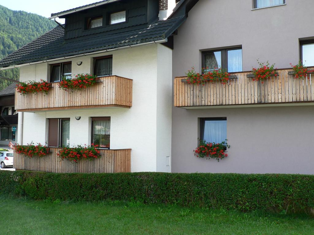 Apartments And Holiday Home Grohar Kranjska Gora Quarto foto